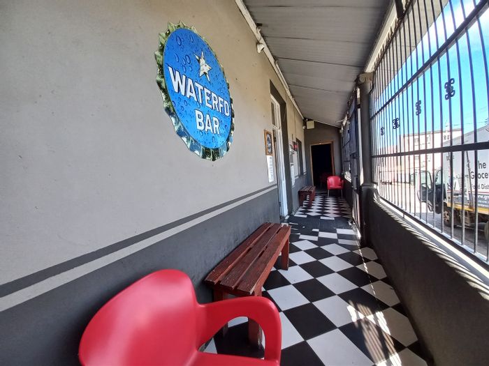 For Sale: Uitenhage Central Office with dual premises and reliable tenants.