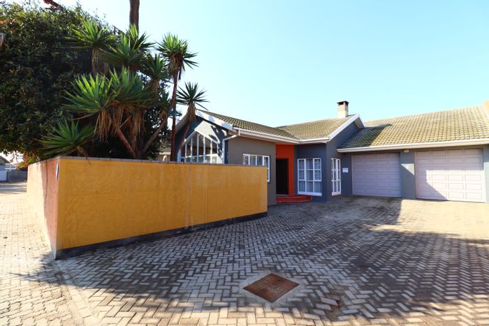 4-Bedroom House with Separate Flat For Sale in Vineta, Steps from Beach.