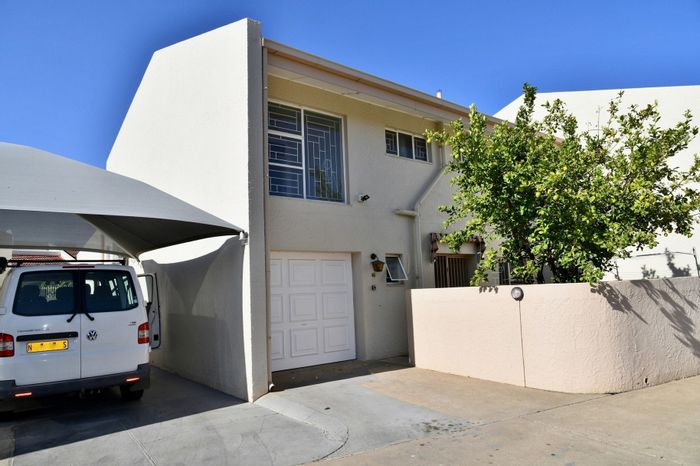 Eros Townhouse For Sale: 3 Bedrooms, secure complex, garage, and spacious layout.