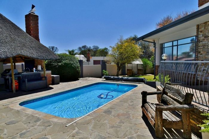 For Sale: House in Pioneers Park with pool, braai area, and security features.