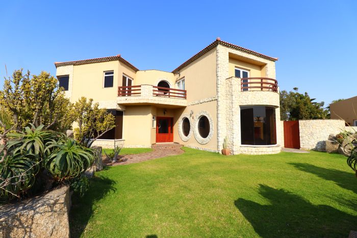 For Sale: House in Rossmund Golf Estate with indoor pool, flats, and gym.