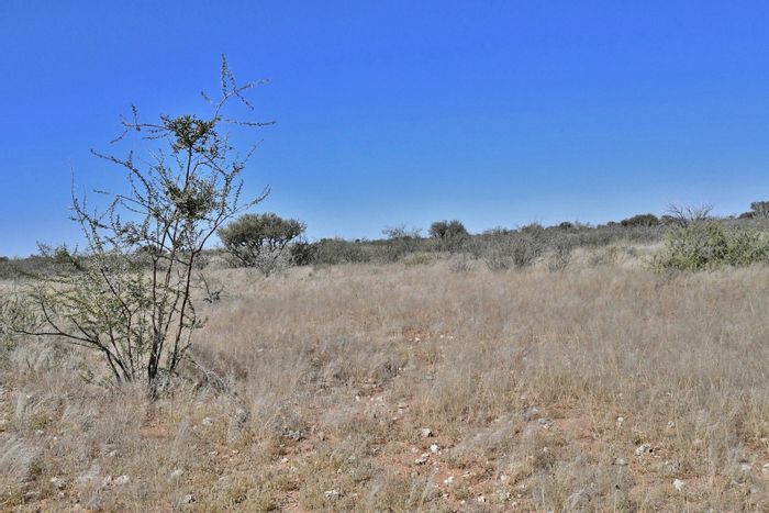 Stampriet Central Small Holding For Sale: Water supply, solar options, farming community.