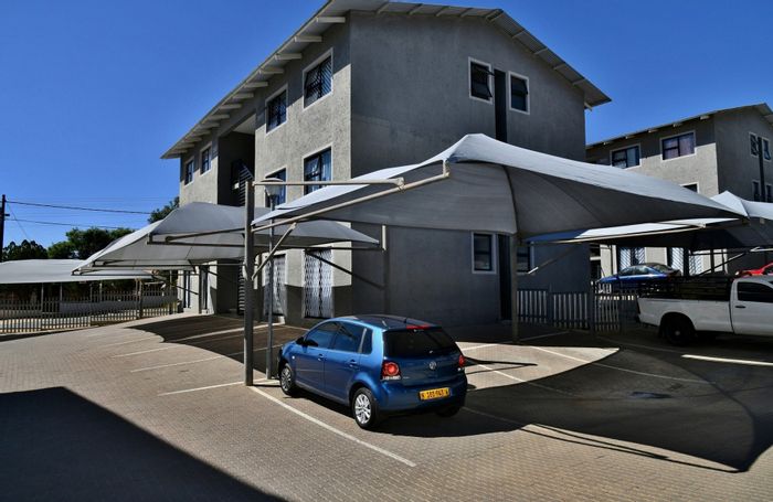 3-Bedroom Apartment For Sale in Rocky Crest with 2 Bathrooms and Covered Parking.