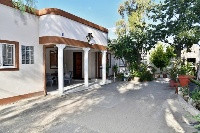 Pioneers Park House For Sale: 4 bedrooms, large yard, plus two rental flats.