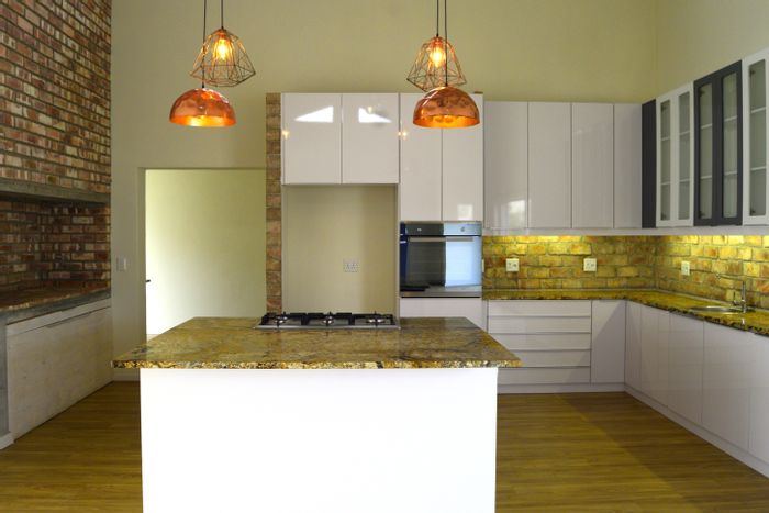 Kramersdorf House For Sale: 3 bedrooms, dual BBQ, study, automated garage.