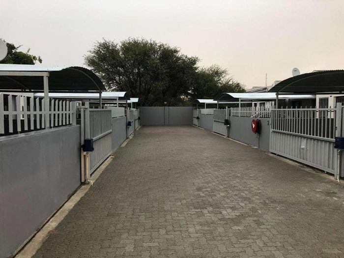 Townhouse For Sale in Ongwediva Central: 3 beds, near Medipark & Oncology Centre.