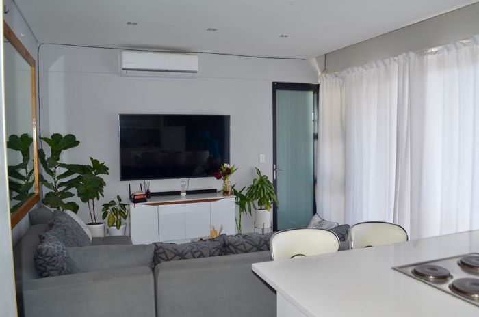 Eros Townhouse For Sale: 2 bedrooms, patio, double garage, secure complex.