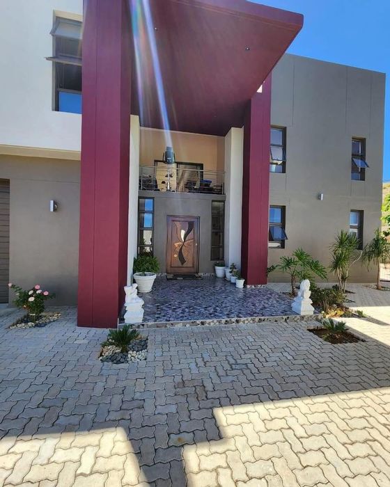 For Sale: Auasblick House with Flatlet, Pool, and Triple Garage.