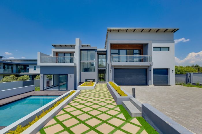 For Sale: House in Steyn City with 5 beds, pool, cinema, and staff quarters.