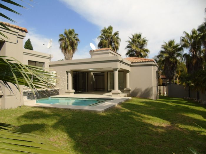 4-Bedroom House To Rent in Dainfern Ridge with pool, staff accommodation, and double garage.