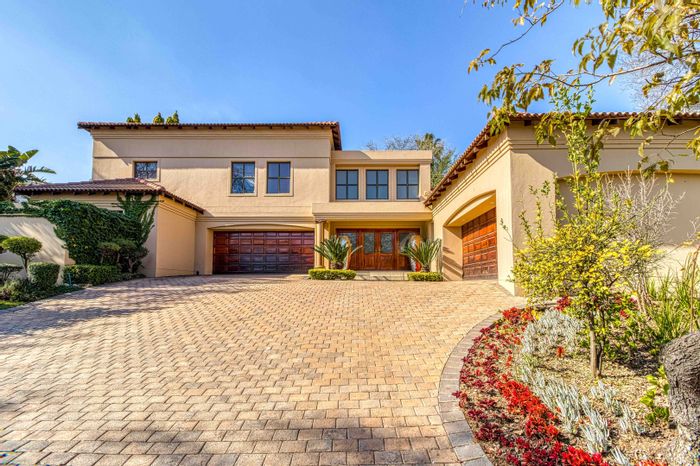 5-Bedroom House To Rent in Dainfern Golf Estate with pool and home office.