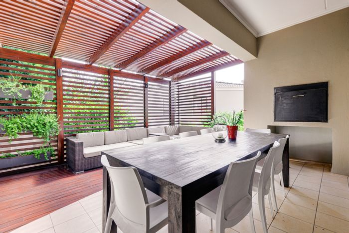 Eco-friendly 3-bedroom house for sale in Craigavon with landscaped garden and double garage.