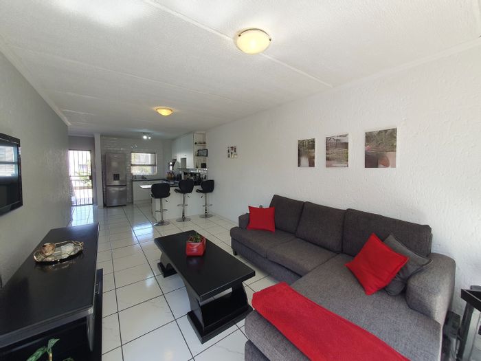 For Sale: 1-Bedroom Apartment in Paulshof with Pool, Braai Area, and Balcony.