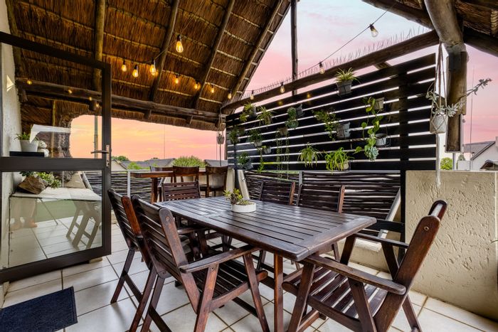Lonehill Apartment For Sale: 2 Bedrooms, Loft, Balconies, Secure Complex, Great Amenities.