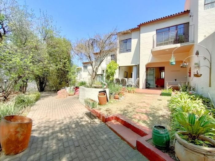 For Sale: 3-Bedroom Townhouse in Mondeor with Nature Reserve Access and Pool.