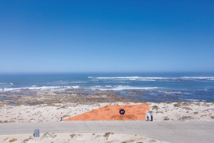 Vacant Land Residential For Sale in Owen Island: Seafront, 683m², fully-serviced property.