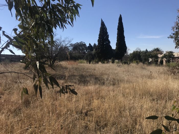 Vacant Land Residential For Sale in Drumblade AH - 1 to 3 hectares available.