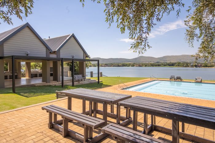 Vacant land for sale in Leloko Lifestyle & Eco Estate, 911m² with dam access.