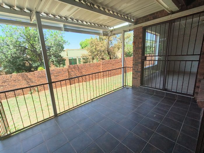 For Sale: Spacious 3-bedroom house in The Reeds with ample parking and guest quarters.