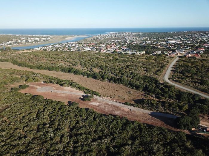 Vacant Land Residential in Stilbaai Wes for Sale - 1013 sqm, beach access, utilities available.