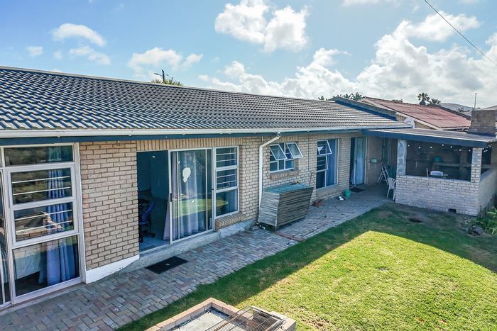 Riverside House For Sale: 4 Bedrooms, serene stream views, and birdwatching paradise.