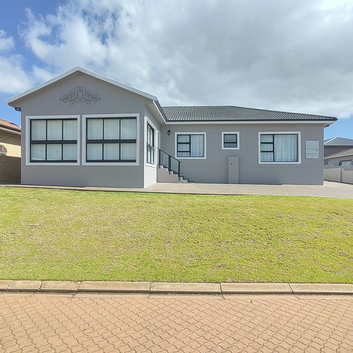 3-Bedroom House To Rent in Monte Christo with en-suites, double garage, and braai.