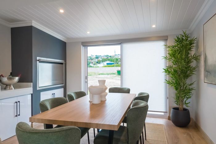 For Sale: House in Klein Brak Rivier with 3 bedrooms, double garage, and braai area.