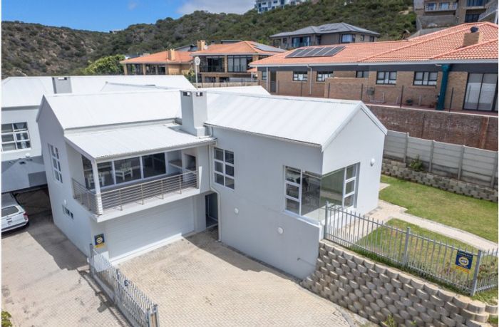 Island View Duet For Sale: 3 beds, sea views, open-plan living, 2 parking.