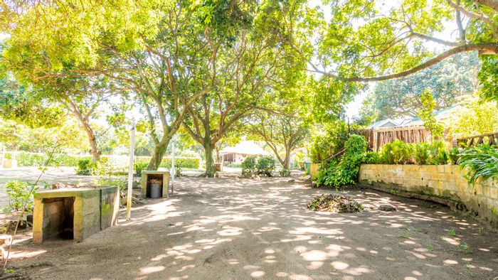 House For Sale in Tugela Mouth: Oceanfront, 38 rooms, pool, coral reefs nearby.