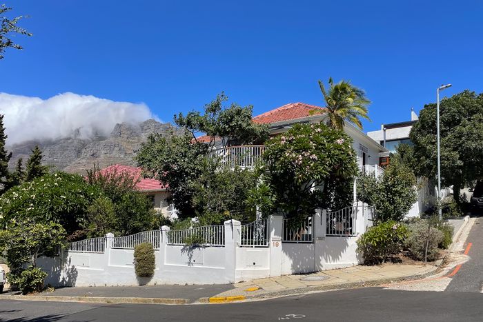 For Sale: Tamboerskloof House with pool, office, and breathtaking city views.