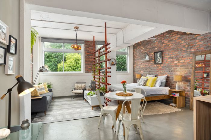 For Sale: Apartment in Cape Town City Centre with Airbnb history, parking, and storage.
