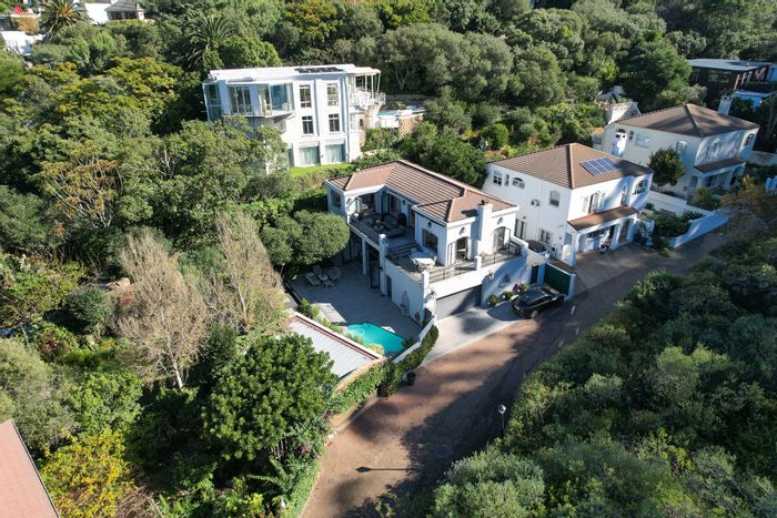 For Sale: Tamboerskloof House with pool, garden, and mountain views.