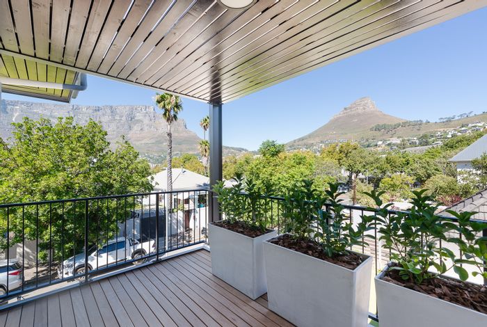 Tamboerskloof Apartment For Sale: 3 beds, views, private entrance, secure parking.