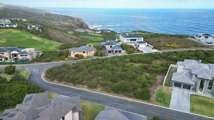 Pezula Golf Estate: For Sale, Vacant Land Residential, 684 m² with exclusive community access.