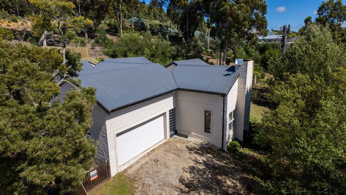 Welbedacht House For Sale: 3 Bedrooms, gated community, nature-filled environment, affordable levies.