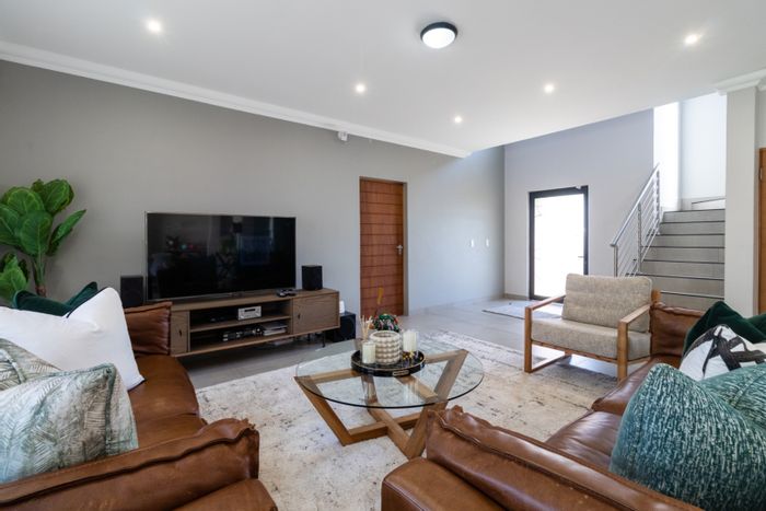 For Sale: House in Swallow Hills Estate with 4 beds, gas braai, and security.