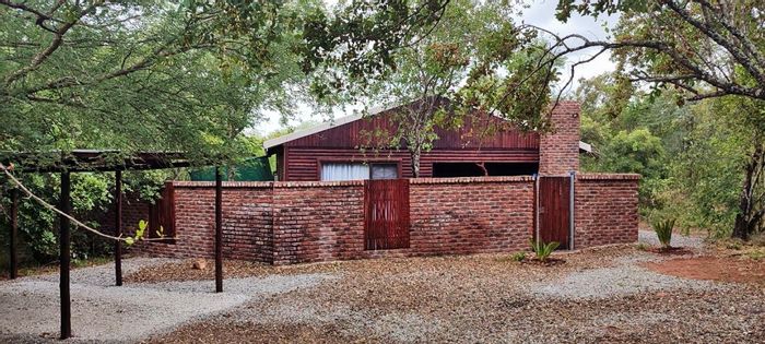 House for Sale in Marloth Park Central: 3 beds, 2 baths, large land.