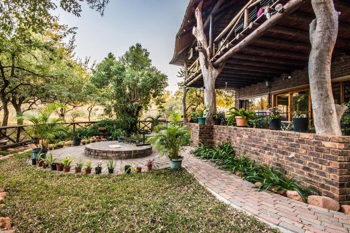 5-bedroom house for sale in Marloth Park Central with flatlets and security features.