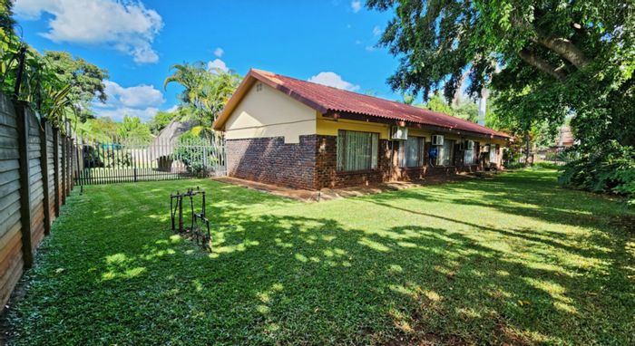 For Sale: Family House in Malelane Central with pool, office, and secure parking.
