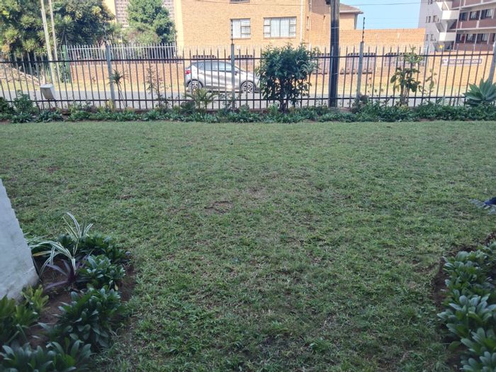 For Sale: 2-Bedroom Flat in Amanzimtoti with Seaviews and Secure Parking.