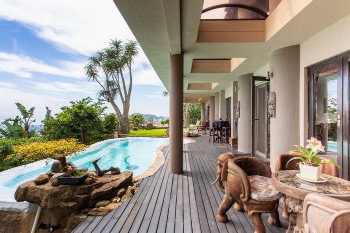 Phezulu House For Sale: Guest suite, gym, heated pool, expansive views.
