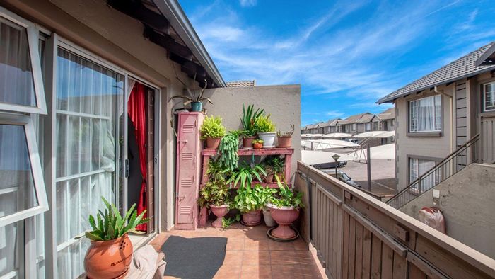 For Sale: 2-Bedroom Apartment in Minnebron with Balcony and Built-in Braai.