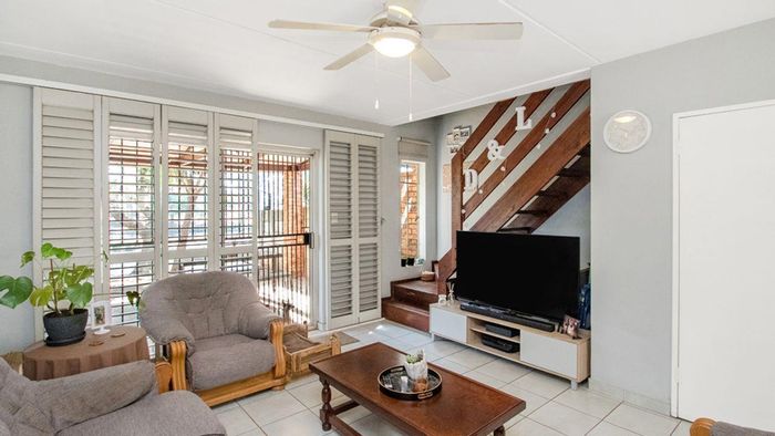 Allen's Nek Townhouse For Sale: 2 beds, private garden, park views, secure complex.