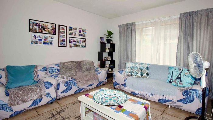 For Sale: 2 Bed, 1 Bath Apartment in Clubview with Pool and Secure Parking.