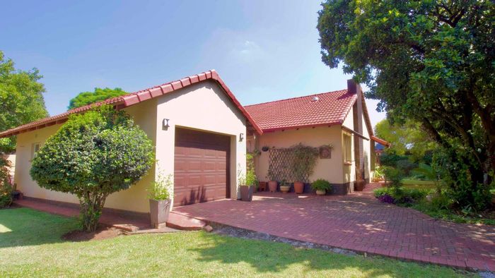 Doringkloof House For Sale: 3 bedrooms, garden, garage, potential cottage conversion.