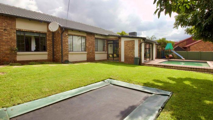 Family Home For Sale in Highveld: Pool, Entertainment Area, Secure Parking.