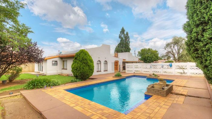 For Sale: House in Mid Ennerdale with 4 beds, pool, solar power, and subdivision potential.