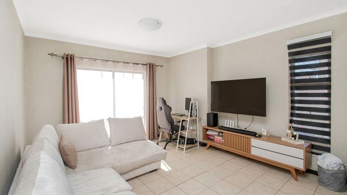 Bergbron Apartment For Sale: 1 Bed, 1 Bath, Open Plan Living, Private Viewing Available.