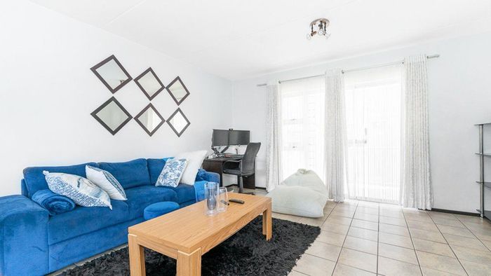 Bardene Apartment For Sale: 2 Bedrooms, balcony, secure parking, and fibre internet.