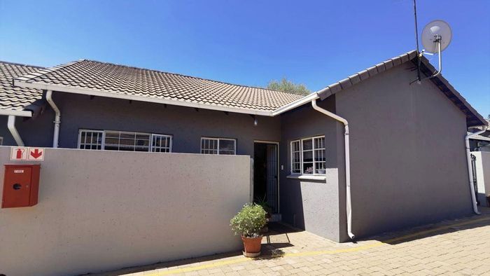 Klopperpark Townhouse For Sale: 2 Bedrooms, Pet-Friendly, Secure Complex with Garage.